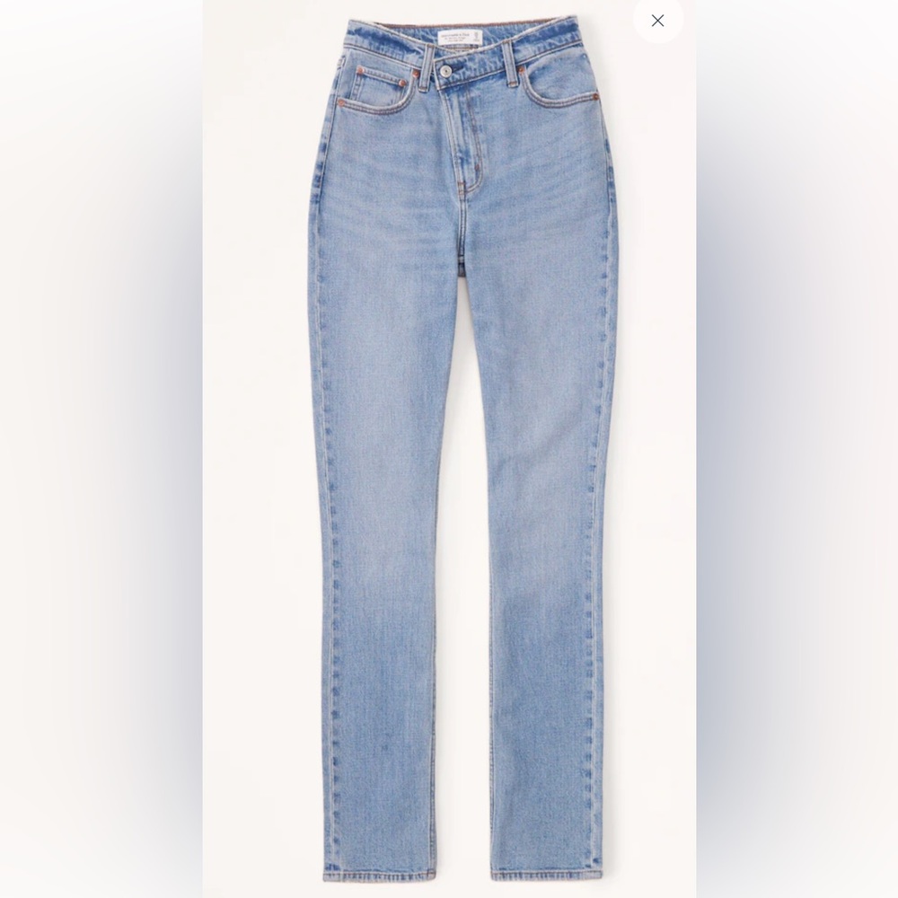 BNWT 90’s Slim Straight Ultra High Rise